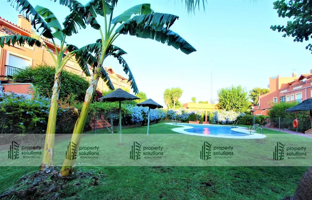 Apartment Apartamento Torremolinos: Beachside Retreat with Pool and Free Parking Spain